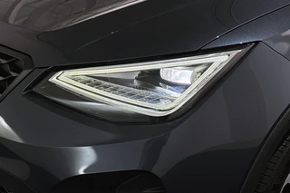 SEAT Arona 1.0 TSI Style Business Connect Automaat Trekhaak Stoelverwarming Virtual LED / 19