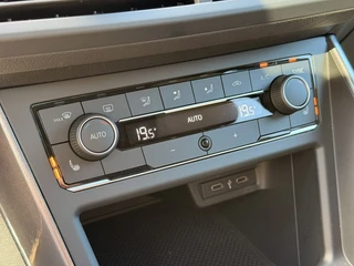 VW Polo 1.0 TSI Highline DSG BTW Pano 17' R-Line Virtual Camera CarPlay Navi LED ACC / 27