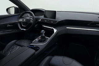 Peugeot 3008 1.2 PureTech GT Line | Panoramadak | Achteruitrijcamera | Elektrische achterklep | Parkeersensoren | Focal-audio systeem | Memory seats | Elektrisch verstelbare stoelen | Stuurbediening | Cruise control / 19