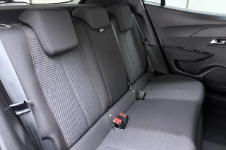 Peugeot e-2008 EV Business 54 kWh | 156PK | AUTOMAAT | 406KM WTLP | Camera Achter | Draadloos Appel Carplay & Android Auto | / 16