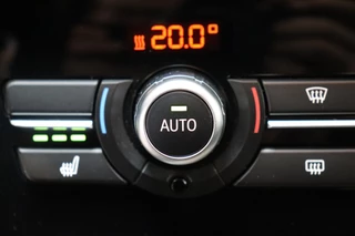 BMW X3 xDrive20i High Executive M Sport Pakket Automaat  / Navigatiesysteem Professional / Leder / Trekhaak / 18 Inch / Xenon / Stoelverwarming / Climate Control / Parkeersensoren voor+achter / Lichtpakket / Cruise Control / 30