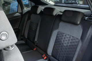 Volkswagen Taigo 1.0 TSI R-Line|Camera|Carplay|Adaptive Cruise / 37