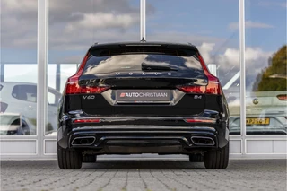 Volvo V60 2.0 B4 Momentum Business  | Pano | Harman Kardon | / 5