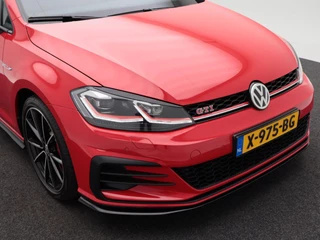 Volkswagen Golf 2.0 TSi GTi 290 Pk TCR | Panorama Dak | Adaptive Cruise | Camera | Stoelverwarming | 18 inch | 90.438 km!! / 16