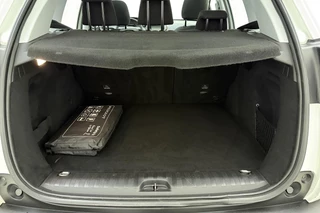 Peugeot 2008 1.2 PureTech Blue Lion 110pk | Navigatie | Panoramadak | Airco | Cruise Control | Parkeersensoren Achter | Bluetooth | Mistlampen / 4