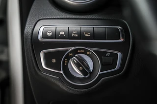 Mercedes GLC-klasse 350e 4MATIC AMG Premium Plus|Pano|verkoeling|Trekhaak|Leder / 41