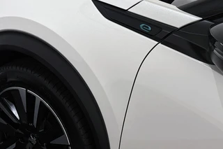 Peugeot e-2008 EV GT Pack 50 kWh Panoramadak Adaptieve Cruise Stoelverwarming / 37