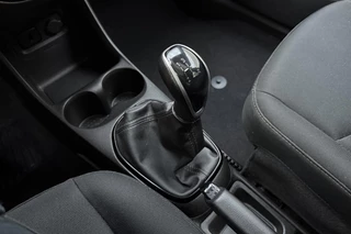 Opel KARL 1.0 Rocks Online Edition | Navigatie via Carplay | Parkeersensoren | Dakrails | DAB radio | Cruise control | Zuinige motor / 24