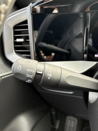 Opel Mokka Electric GS 54 kWh | Climate control | Navigatie | Verwarmbaar stuur | Elektrisch Pakket | Camera | Parkpilot | 18" LM-Velgen | Parkpilot / 24