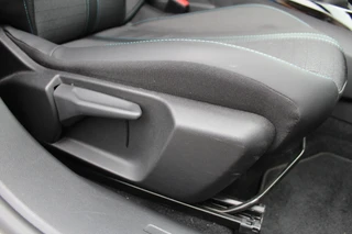 Peugeot 2008 1.2 PureTech 100PK Allure Pack  | Adaptieve Cruise | Origin NL | Dealer Onderhouden | Camera / 29