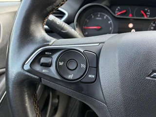 Opel Crossland X 1.2 Turbo 110Pk Innovation | Climate control | Navigatie | Camera | Cruise control | Parkpilot | Elektrisch Pakket | AGR | Trekhaak | LM-Velgen / 33