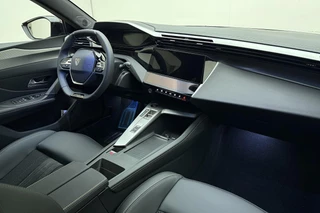 Peugeot e-308 SW GT 54 kWh / 19