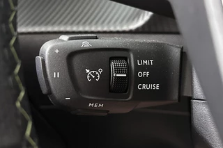 Peugeot 208 1.2 Hybrid 145 e-DCS6 GT Navigatie Adaptieve Cruise Control Achteruitrijcamera / 28