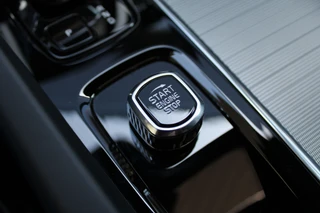 Volvo XC60 2.0 T6 Plug-in hybrid AWD Plus Black Edition  | Panoramadak | H/K | Camera | Leder / 49