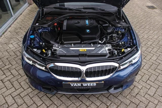 BMW 3-serie Touring 320e High Executive Sport Line | 1e eigenaar | NL auto | Driving Assistant | HiFi audio | LED | 18 inch | Stoelverwarming | DAB | Carplay | Navigatie | PDC / 10